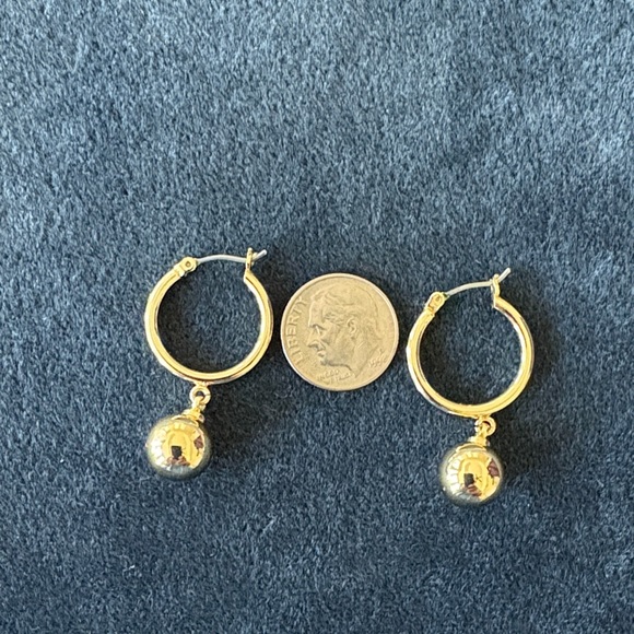 Elegant Gold tone Hoop Earrings with charm - Picture 1 of 1